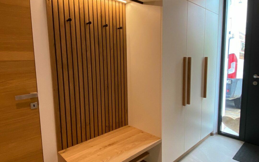 Freundlicher Eingangsbereich mit Stauraum