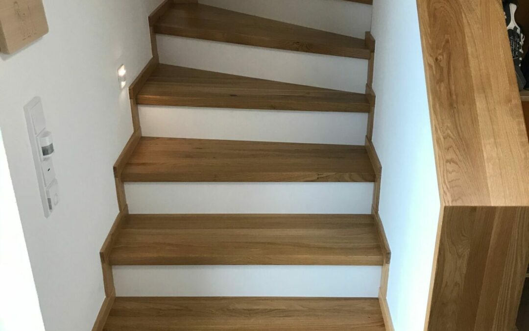 Treppenbelag in Eiche mit Brüstungsabdeckung