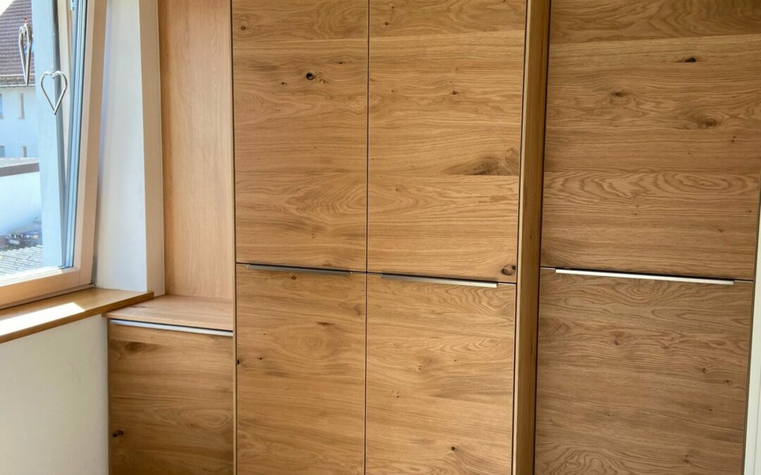 Garderobe in Wildeiche furniert